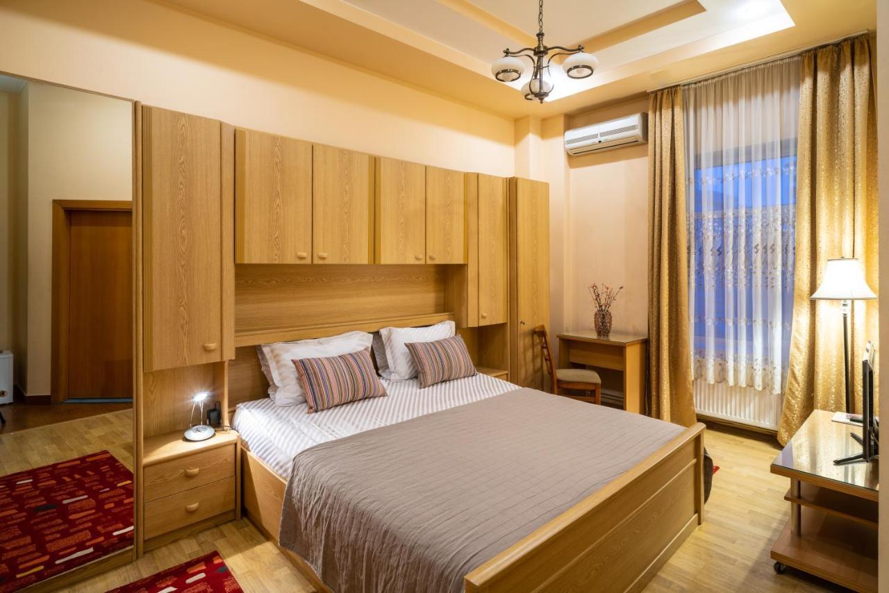 Hotel Europa Târgu Jiu Zewnętrze zdjęcie