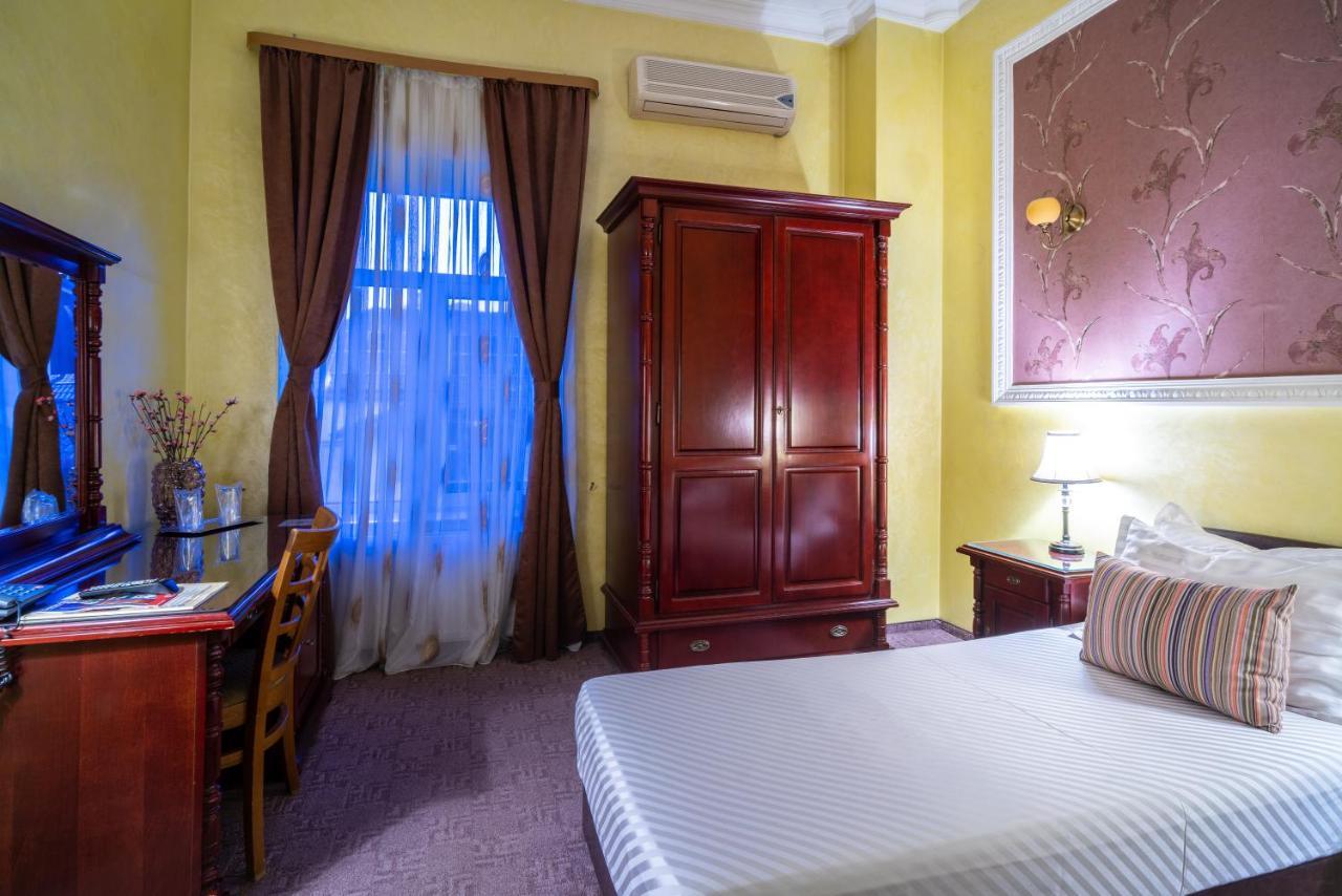 Hotel Europa Târgu Jiu Zewnętrze zdjęcie