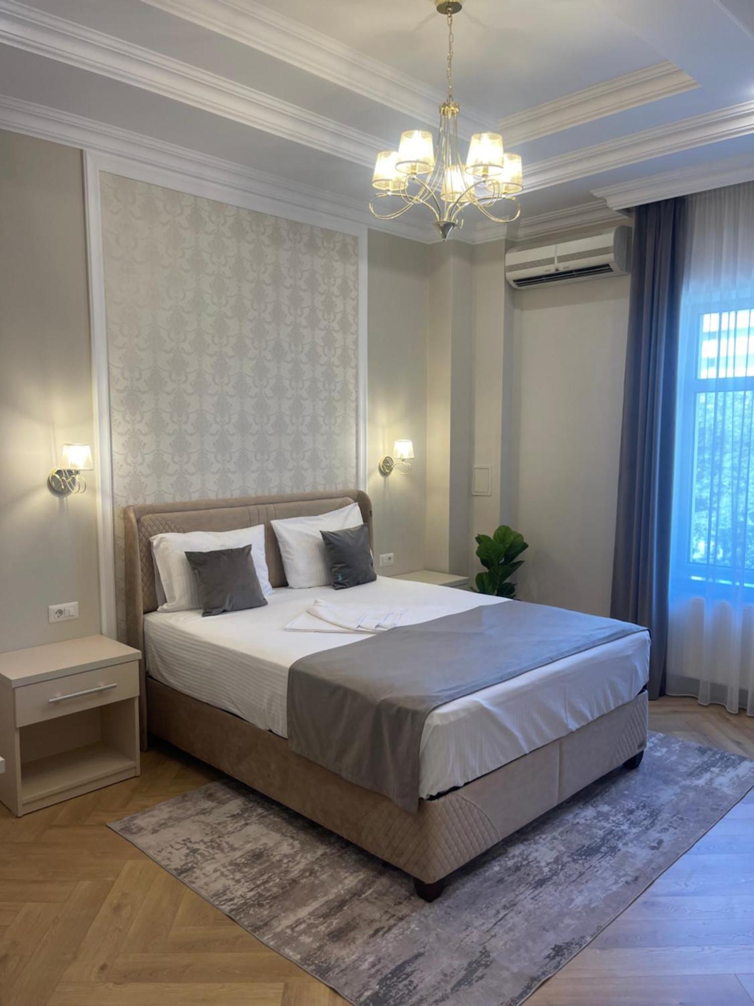 Hotel Europa Târgu Jiu Zewnętrze zdjęcie