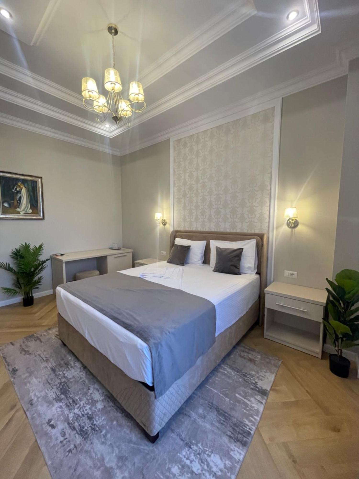 Hotel Europa Târgu Jiu Zewnętrze zdjęcie